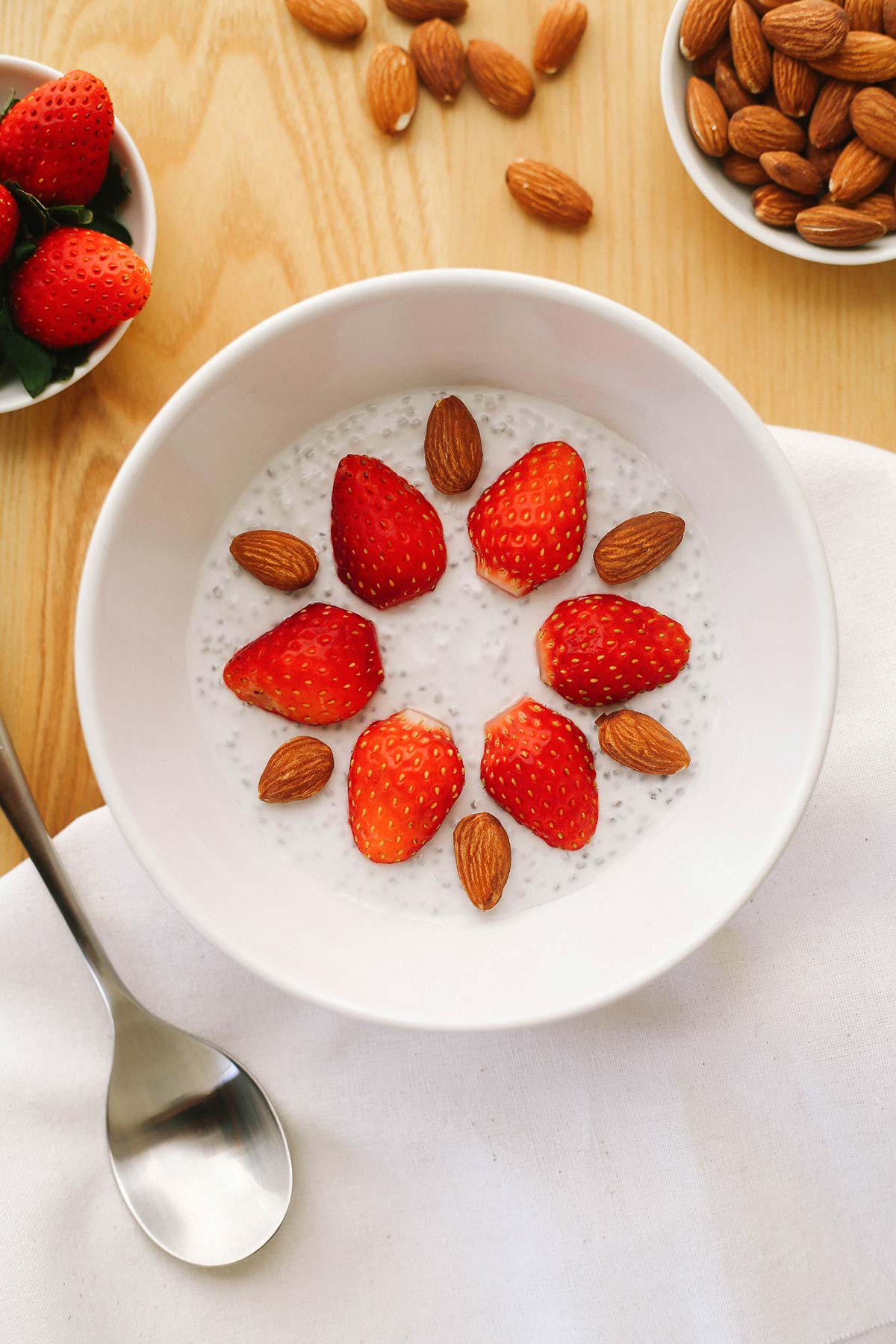Chia pudding for keto and low carb. Easy overnight recipe with strawberries and almonds.