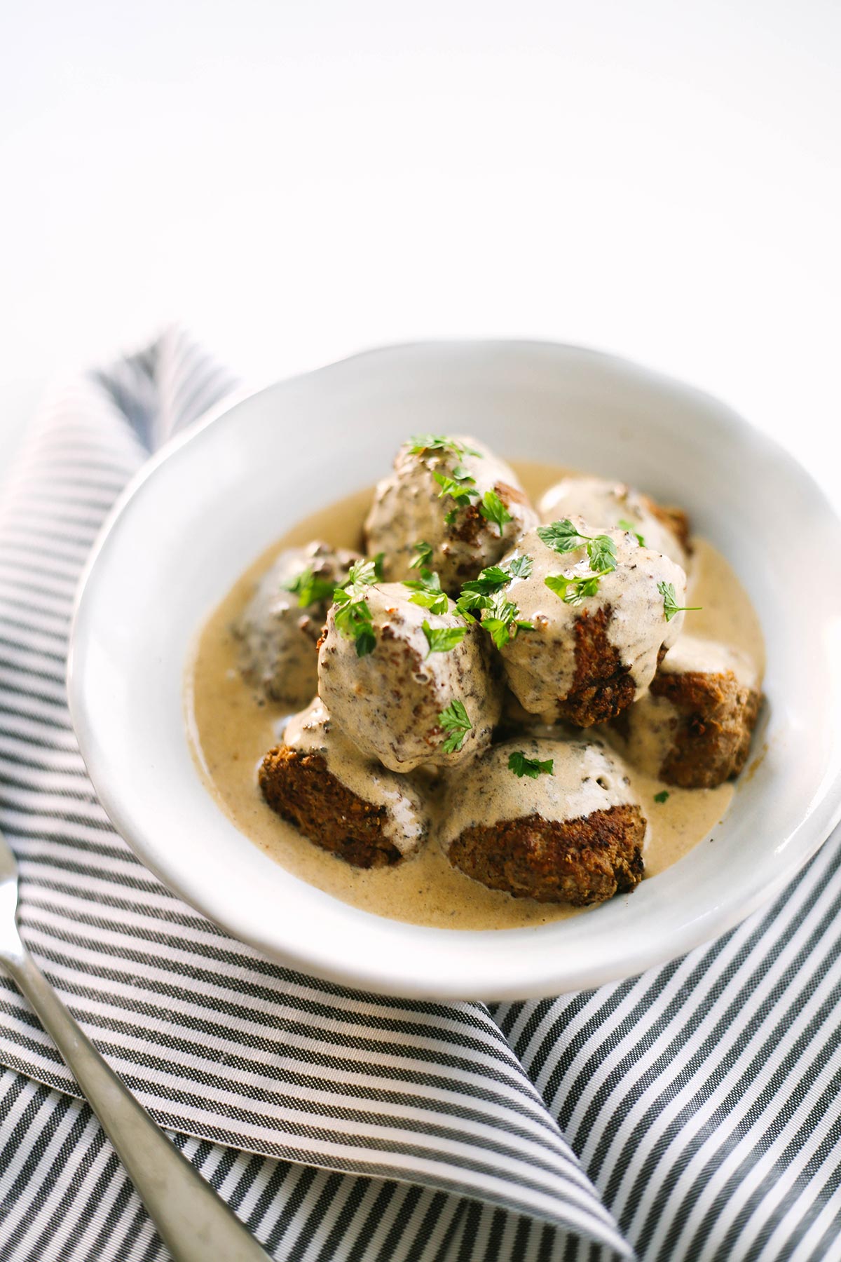 Keto Swedish meatballs for low carb. Easy recipe with allspice and gravy.