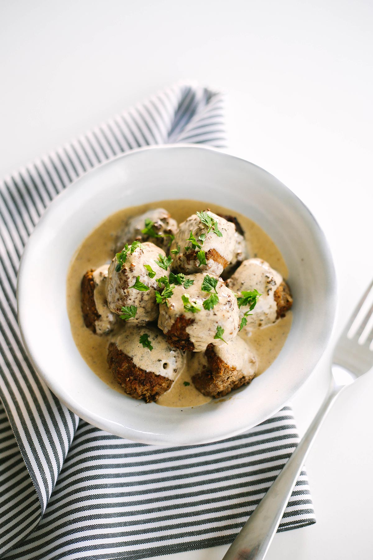 Keto Swedish meatballs for low carb. Easy recipe with allspice and gravy.